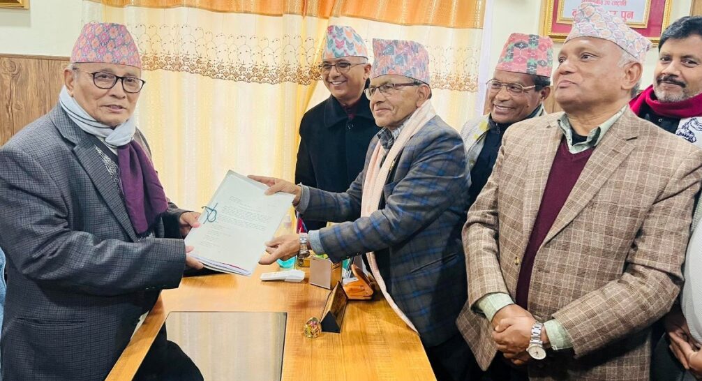 लिला गिरीको नेतृत्वमा सरकार गठनका लागि दाबी पेश 